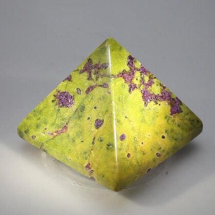 Atlantisite Pyramid ~45mm