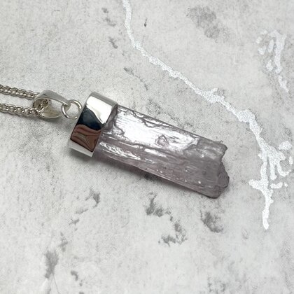 Kunzite Healing Crystal 925 Silver Pendant ~25mm